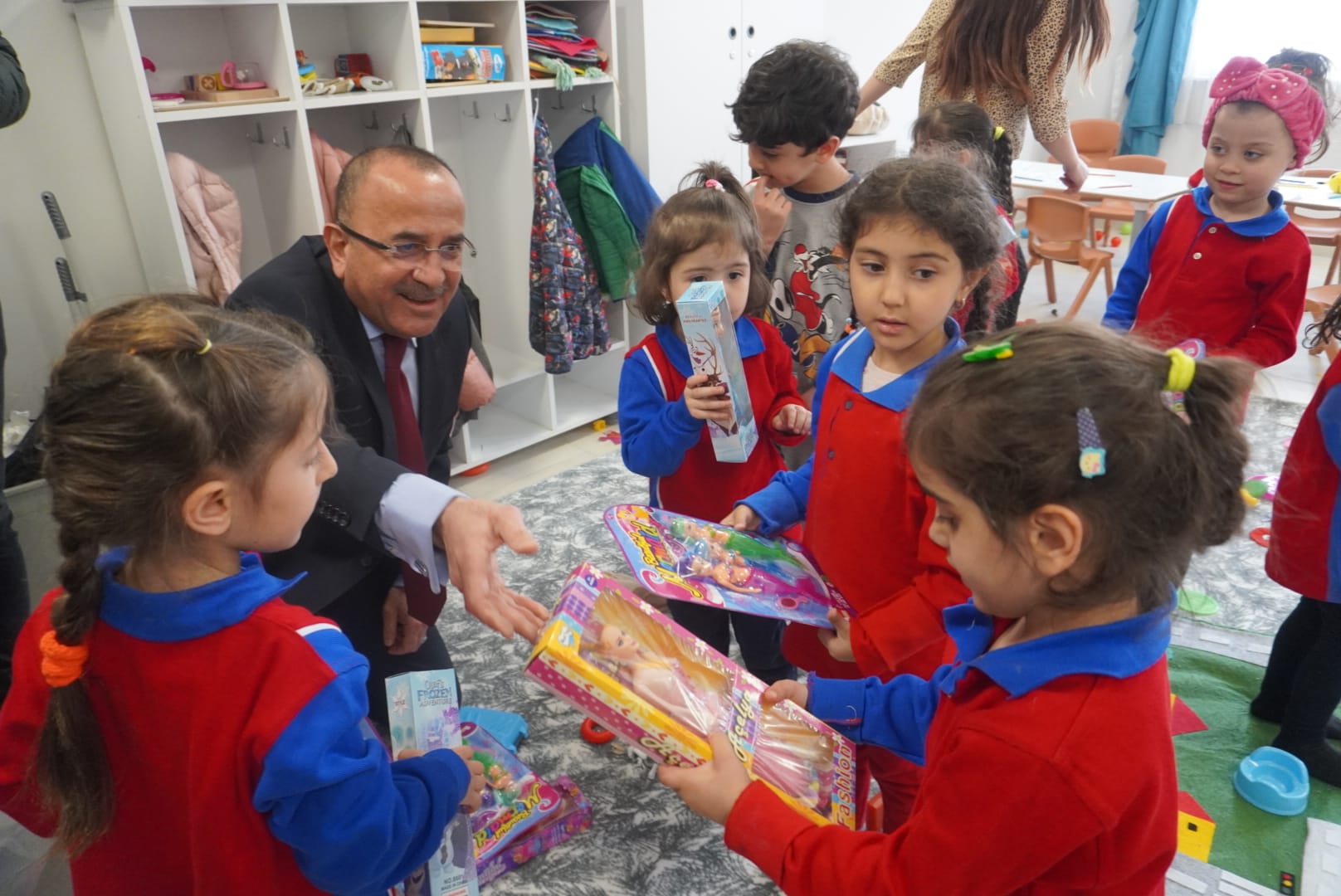 Esnaf teşkilatı afetzedelerin yanında