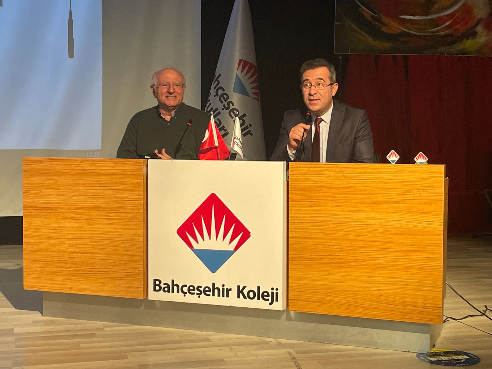 Isparta Bahçeşehir kolejinde “Eğirdir Yeniden Ardıç Kokacak” konferansı