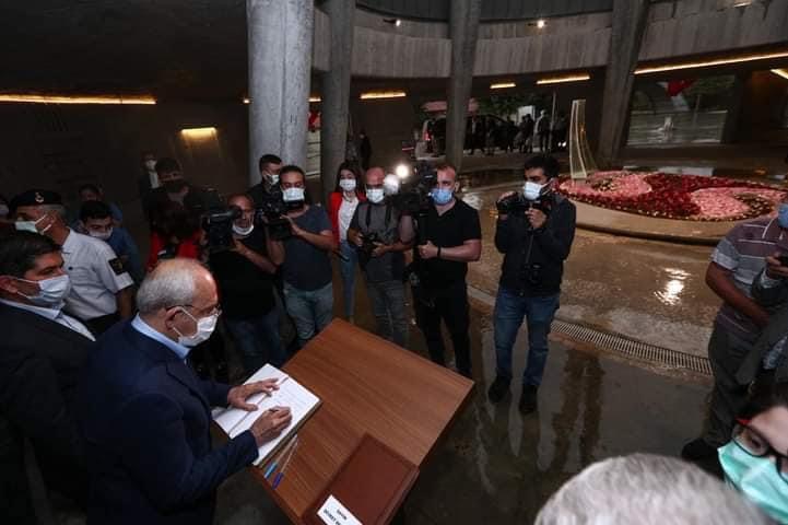 KILIÇDAROĞLU, DEMİREL’İN ANIT MEZARINI ZİYARET ETTİ