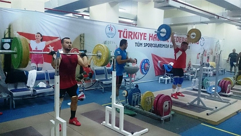 Haltercilerimiz Dünya Şampiyonası'na Isparta'da Hazırlanıyor