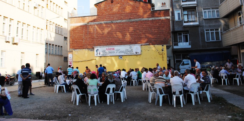 Cami Mahallesi Muhtarı Sakçalı, Mevlit Okuttu