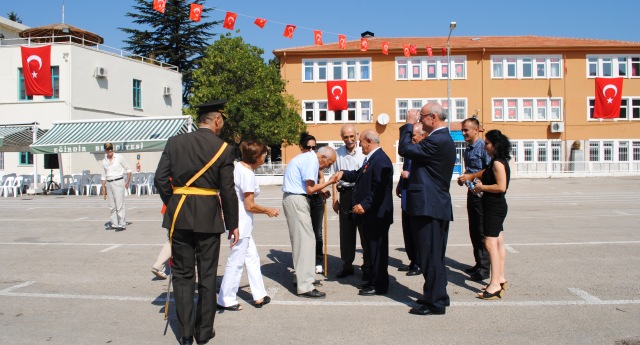TÖRENDE DUYGULU ANLAR