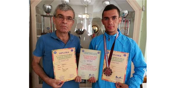 İŞİTME ENGELLİ ATLETTEN BÜYÜK BAŞARI