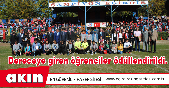 Dereceye giren öğrenciler ödüllendirildi.