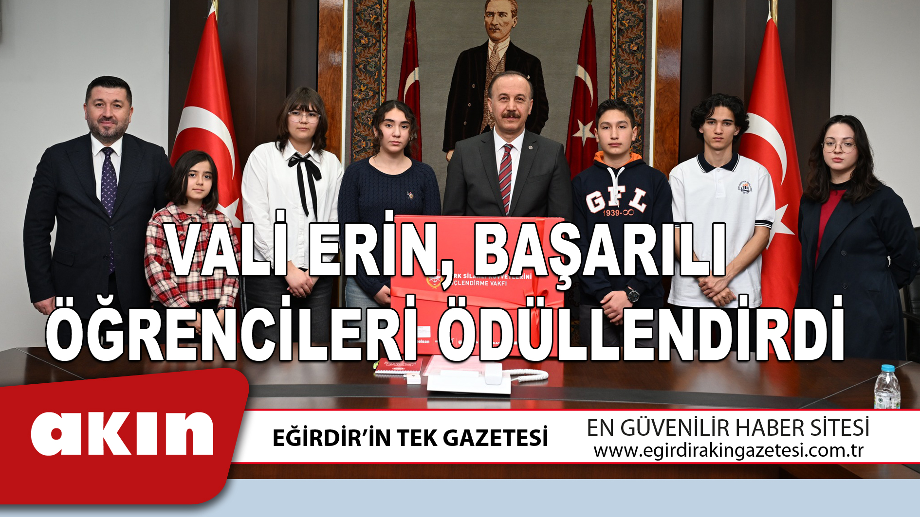 VALİ ERİN BAŞARILI ÖĞRENCİLERİ ÖDÜLLENDİRDİ