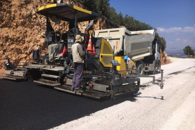 Akpınar yolu sıcak asfalta kavuştu
