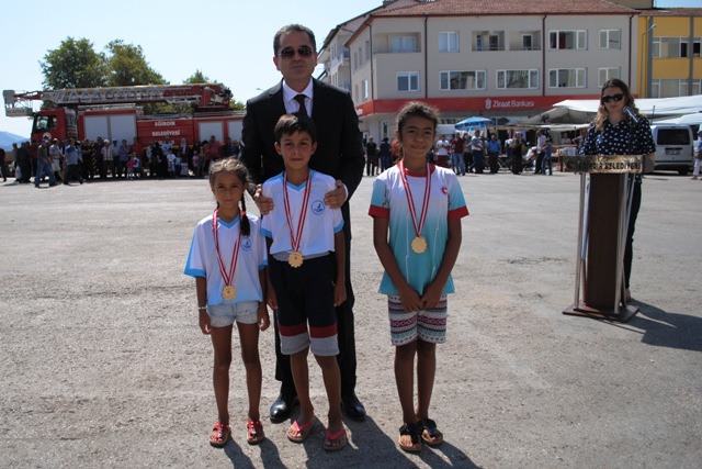 Zafer Kupası Şampiyonlarına Madalyaları Verildi