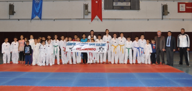EĞİRDİR BELEDİYESPOR TEAKWONDO TAKIMI GÖSTERİSİ BÜYÜLEDİ