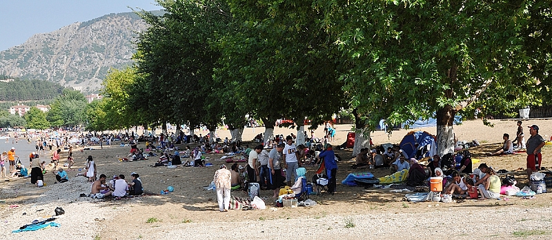 ALTINKUM PLAJI ÇEVRE İL VE  İLÇELERİN GÖZDESİ OLDU
