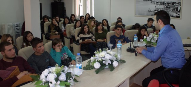 Eğirdir Meslek Yüksekokulu'ndan Uyuşturucu İle Mücadele Konferansı