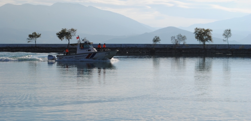 EĞİRDİR GÖLÜ'NDE JANDARMA'NIN MİSİNA AĞ DENETİMİ HIZ KESMEDEN SÜRÜYOR
