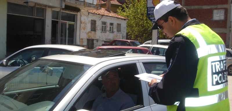 Gelendost Bölge Trafik Denetleme İstasyon Amirliğince Aralık ayında yapılan denetimlerde 639 sürücü ceza yedi