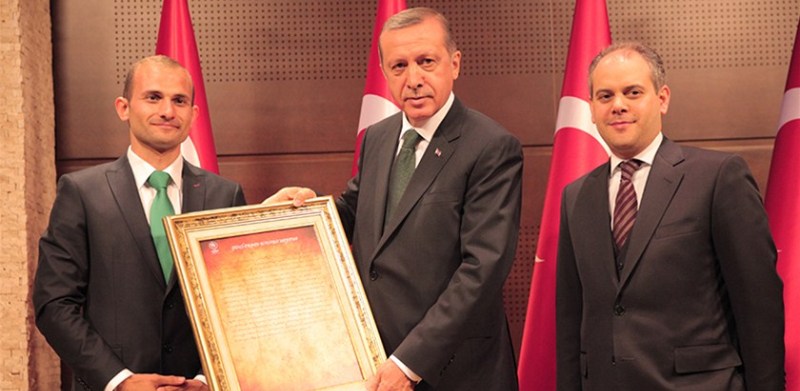 GENÇLERDEN ECDADA 100. YILDA 100 BİN MEKTUP