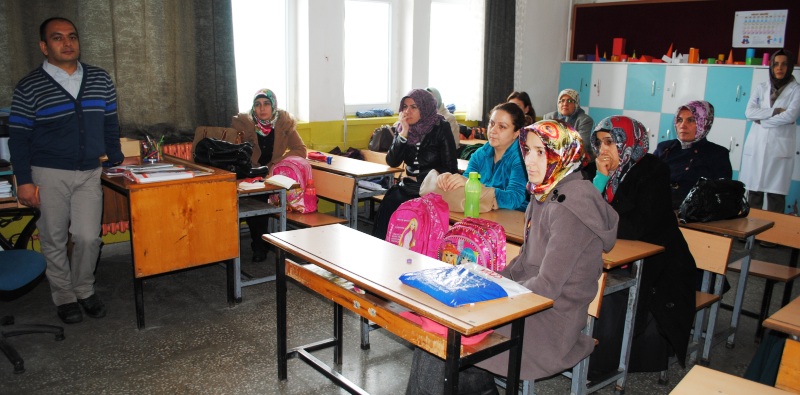 Deniz Taka'dan Ailelere Yönelik Seminer...
