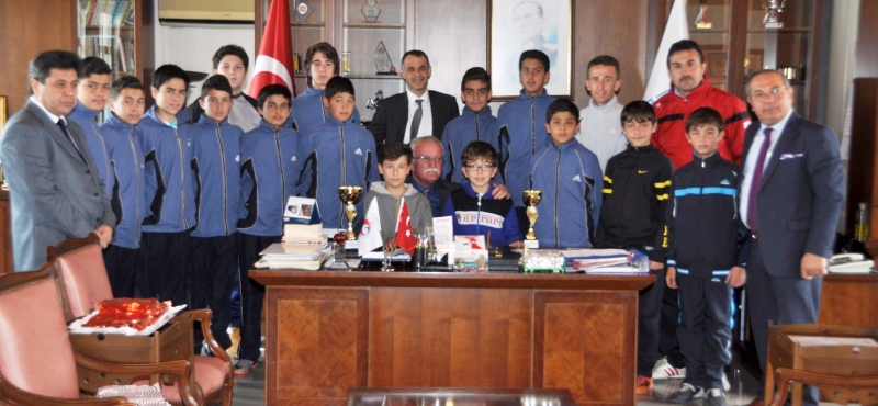 Eğirdir Süleyman Demirel İlköğretim okulundan çifte başarı