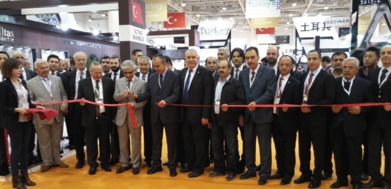 BAKA heyeti, Çin'deki dünyanın en büyük doğaltaş fuarında incelemelerde bulundu