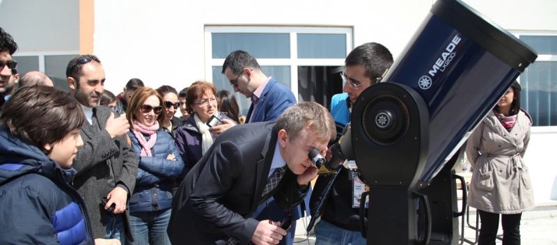SDÜ'de Güneş Tutulması Teleskopla İzlendi