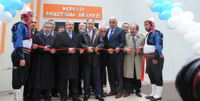 Avrupa'nın en büyük kapalı devre kerevit kuluçkahanesi Eğirdir'de açıldı