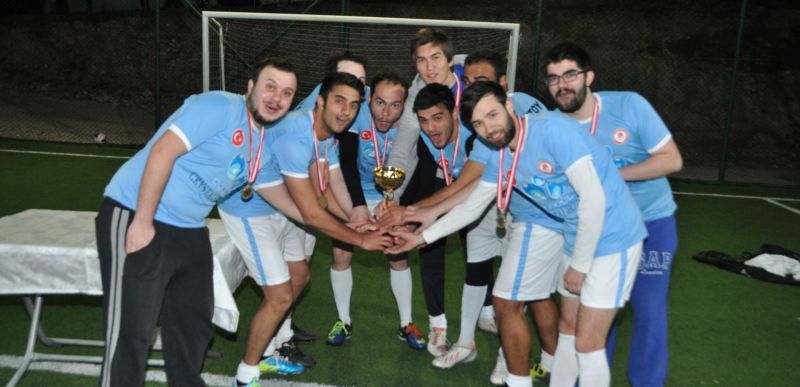 Üniversitelerarası Halı Saha Futbol Turnuvasının Galibi ETOY oldu