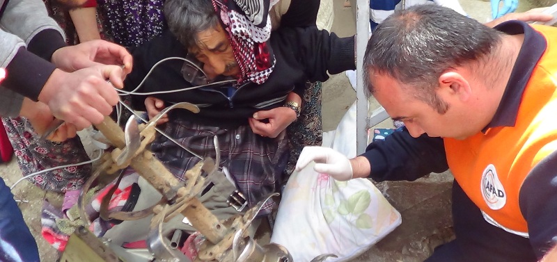 Ayağını Çapa Makinesine Kaptırdı