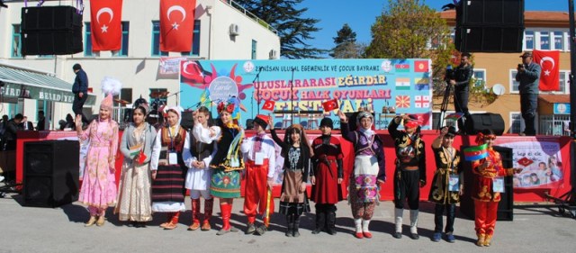 Uluslararası Eğirdir Çocuk Halk Oyunları Festivali
