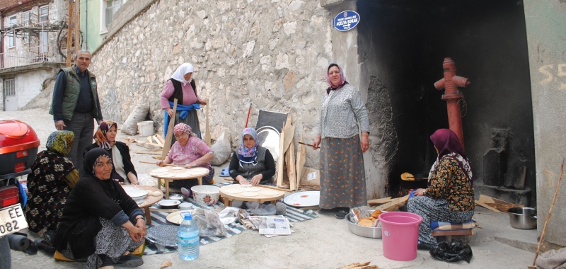 İmaret Mahallesinden Üçaylar Pişisi...