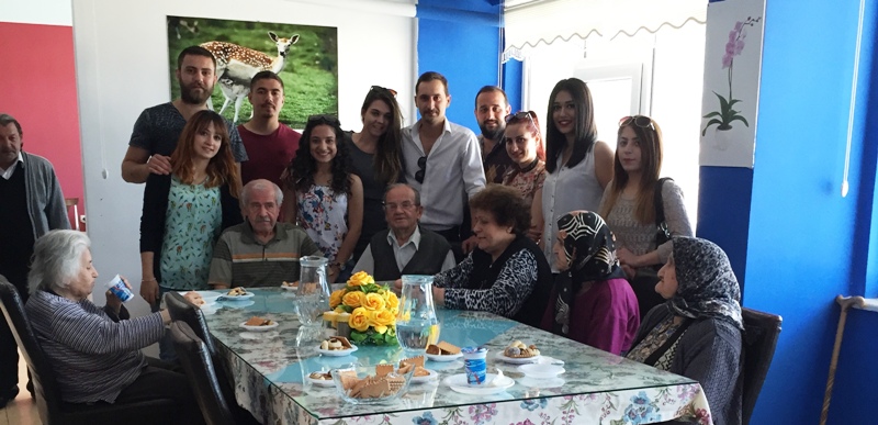 Doğan Gülkaya ve Tenzile Eyigün Huzurevinde 5 Çayı Düzenledi