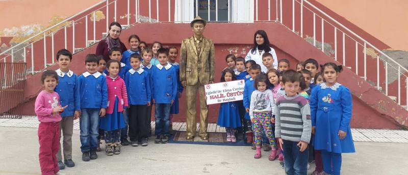 Eğirdir MYO Sokak Sanatları Topluluğu köy köy gezerek Halil Üstün'ü tanıtıyor