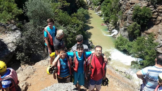 Raftingte stres attılar