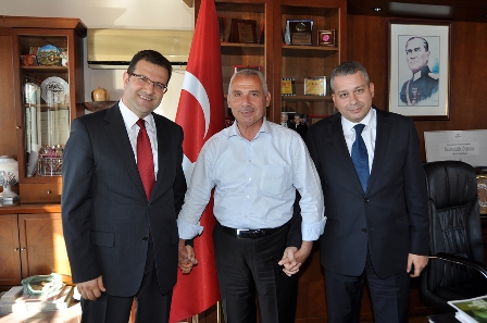 YAPI KREDİ BANKASI EĞİRDİR ŞUBESİ MÜDÜRÜ TOPALAKÇI BAŞKAN ÖZMERAL'İ ZİYARET ETTİ