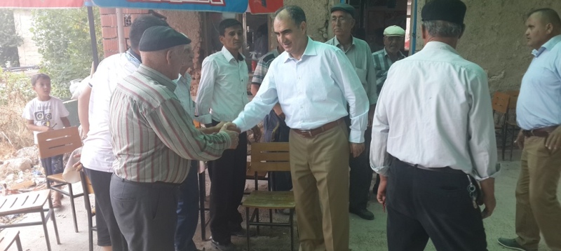 VALİ ÖZKAN KARİP KÖYÜNÜ ZİYARET EDEREK BARBUNYA BAHÇESİNDE İNCELEMELERDE BULUNDU