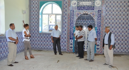 GÖKTAŞ CAMİÎ'NE EĞİRDİR BELEDİYESİ ÇİNİ DÖŞETTİ