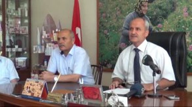 GÜLDE REKOLTE DÜŞTÜ FİYAT ARTTI