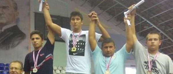 Abdurrahman Öz Uluslararası Serbest  Güreş Turnuvasının Şampiyonu Oldu