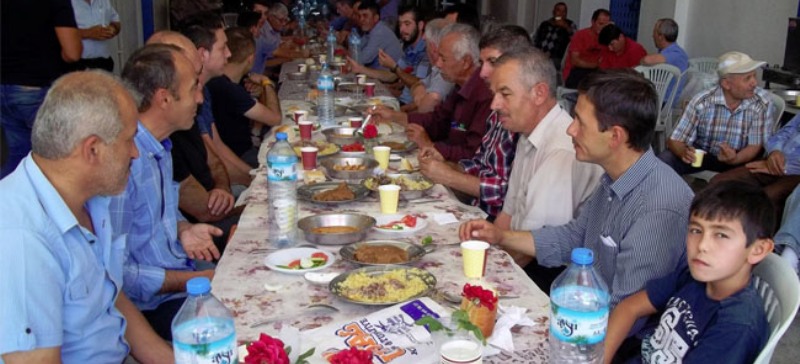 SARIİDRİS'TE ELMA SEZONU DUALARLA BAŞLADI