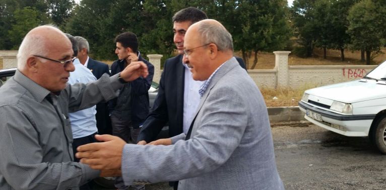 Yeniden siyaset sahnesine dönen  Kurt, siyasi arenayı alevlendirdi