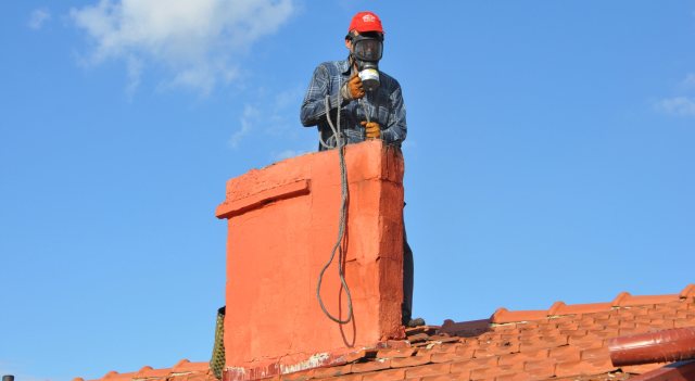 TEMİZLENMEYEN BACALAR YANGINA DAVETİYE ÇIKARIYOR