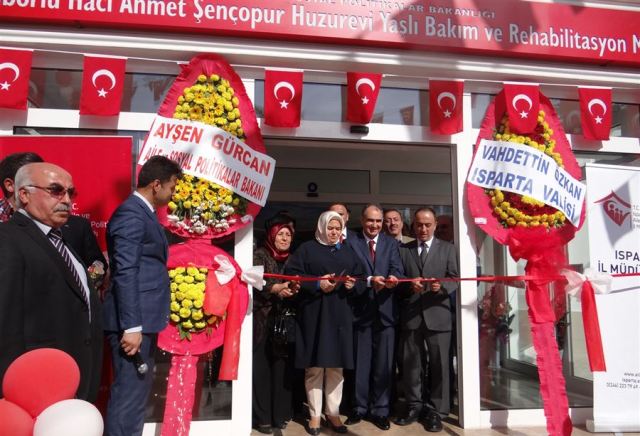 AİLE VE SOSYAL POLİTİKALAR BAKANI PROF. DR. AYŞEN GÜRCAN ISPARTA'YA GELDİ