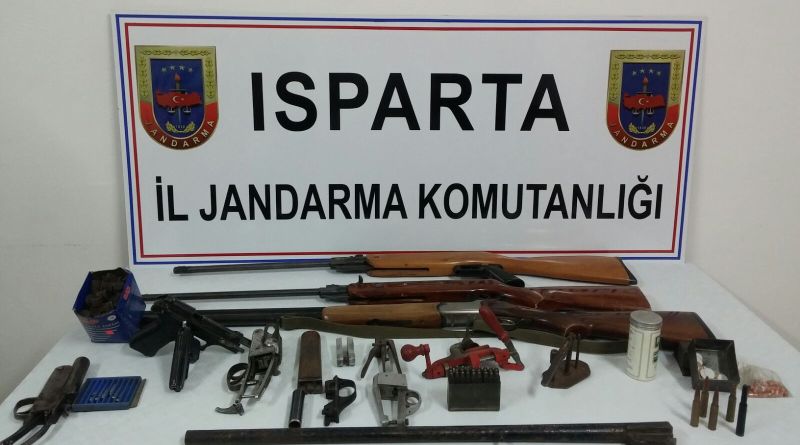 Eğirdir  Yuvalı Köyünde Kaçak Silah Üretimi Yapan Şahıslar Yakalandı