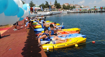 KANO-SÖRF-YELKEN YARIŞLARI EĞİRDİR GÖLÜ'NE RENK KATTI