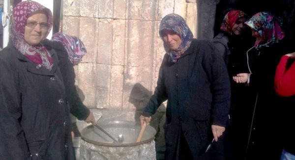 Aşure Ekinlikleri Devam Ediyor...