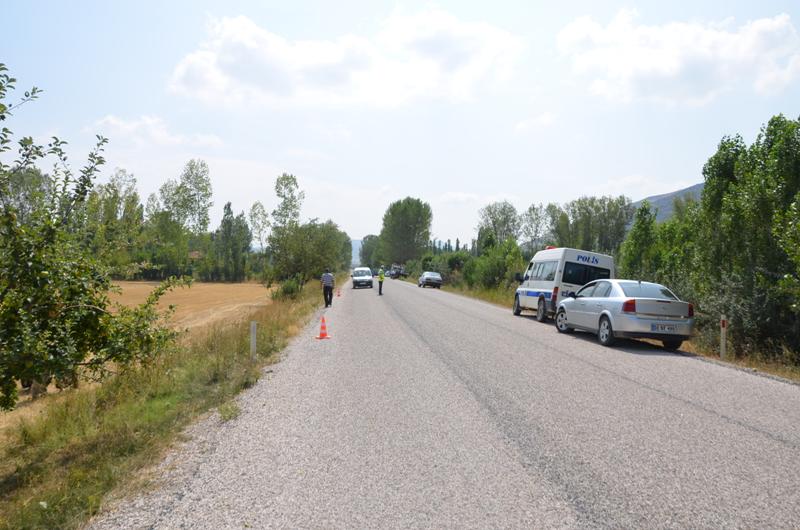 Yollardaki mıcırlar kazalara davetiye çıkarıyor