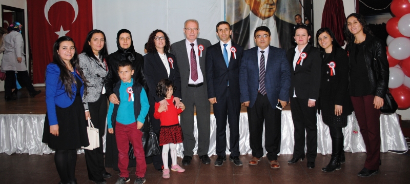 Aydınlık Bireyler Yetiştiren Öğretmenlerimizin Günü Kutlandı