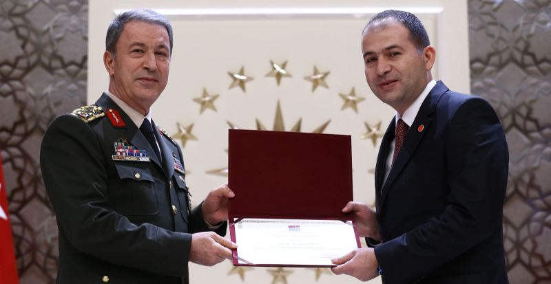 SDÜ'lü Prof. Dr. Mehmet Gürdal'a  