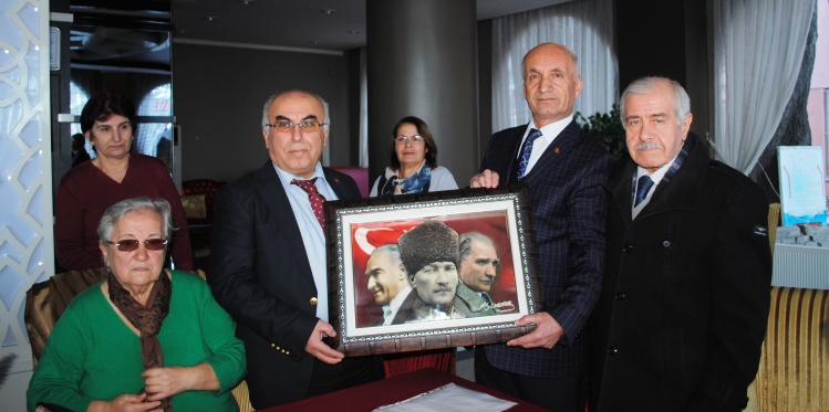 eğirdir haber,akın gazetesi,egirdir haberler,son dakika,ADD&#39;ye Üç Boyutlu Atatürk Portresi...