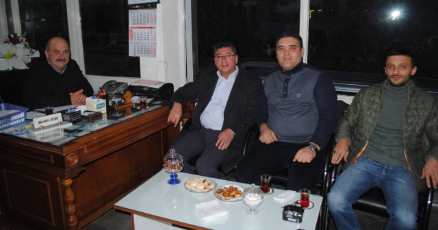Ak Parti'den Gazetemize Tebrik Ziyareti