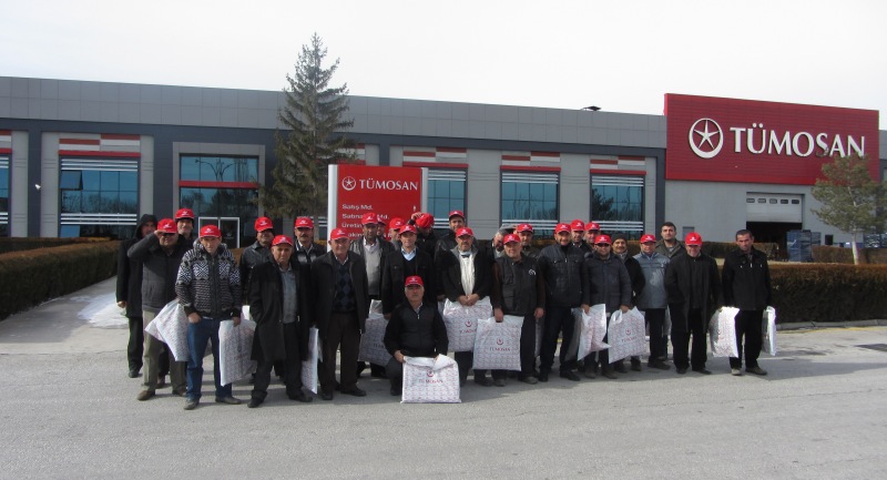 ISPARTALI ÇİFTÇİLER TÜMOSAN'IN FABRİKASINI GEZDİ