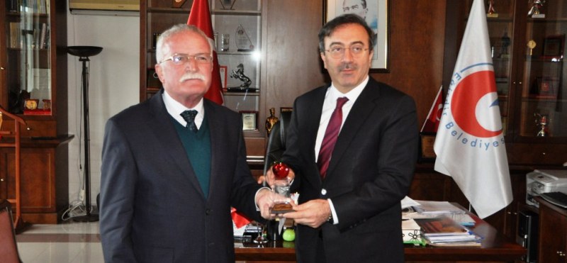 Milletvekili Yüce, Eğirdir'in Sorunlarını Başkan Şengöl'den Dinledi...