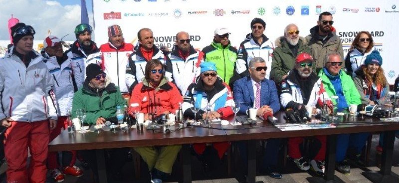 DURMUŞ UÇGUN, SNOWBOARD WORLDCUP'TA HAKEMLİK YAPTI
