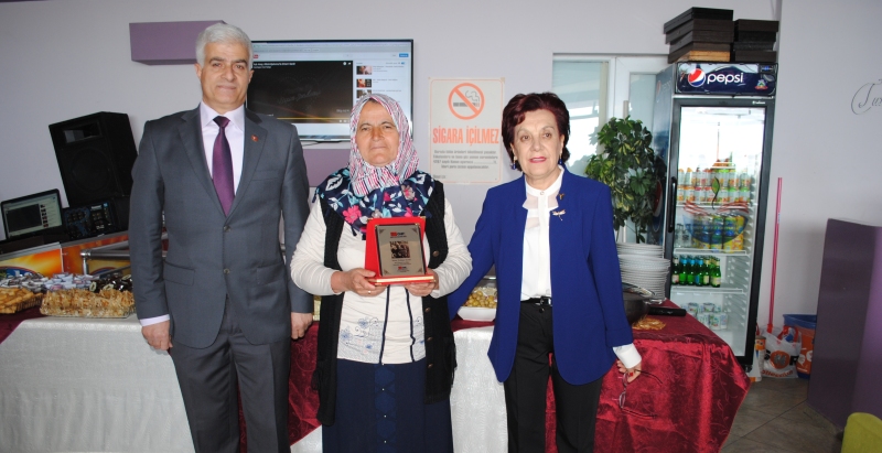 CHP, KADINLAR GÜNÜ'NÜ KUTLADI